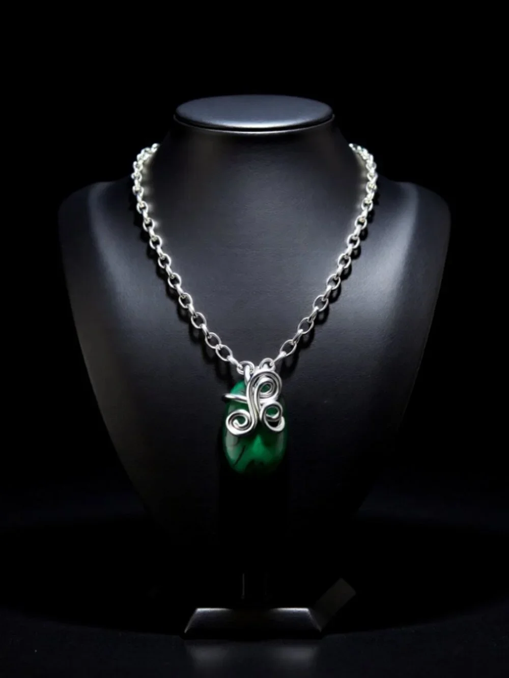 Green Agate Pendant Necklace 22